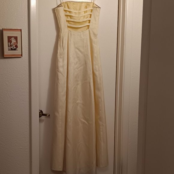 Vintage Beautiful Yellow Prom/Formal Dress from 2001 - Size 3/4 - Picture 4 of 15